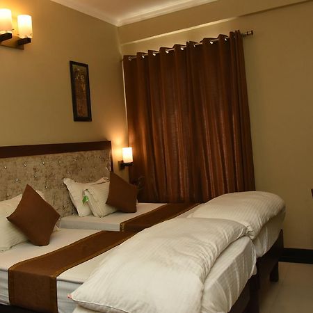 ורנאסי Hotel Vibhav Harsh מראה חיצוני תמונה