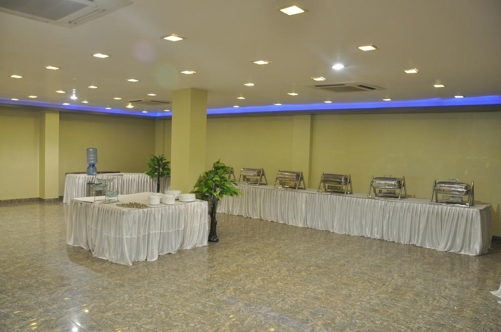 ורנאסי Hotel Vibhav Harsh מראה חיצוני תמונה