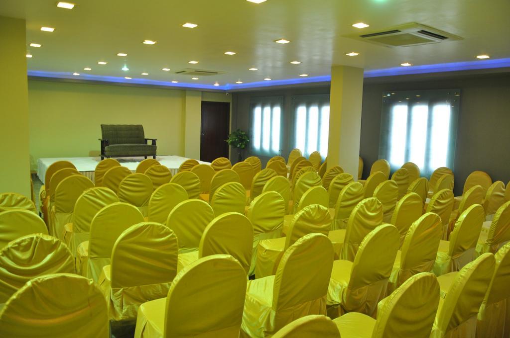 ורנאסי Hotel Vibhav Harsh מראה חיצוני תמונה