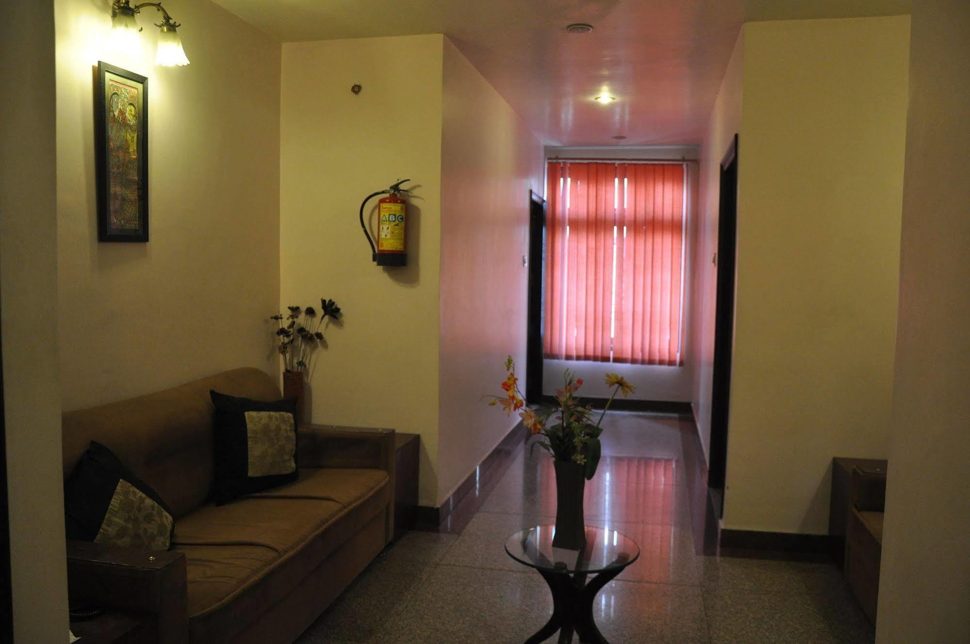 ורנאסי Hotel Vibhav Harsh מראה חיצוני תמונה
