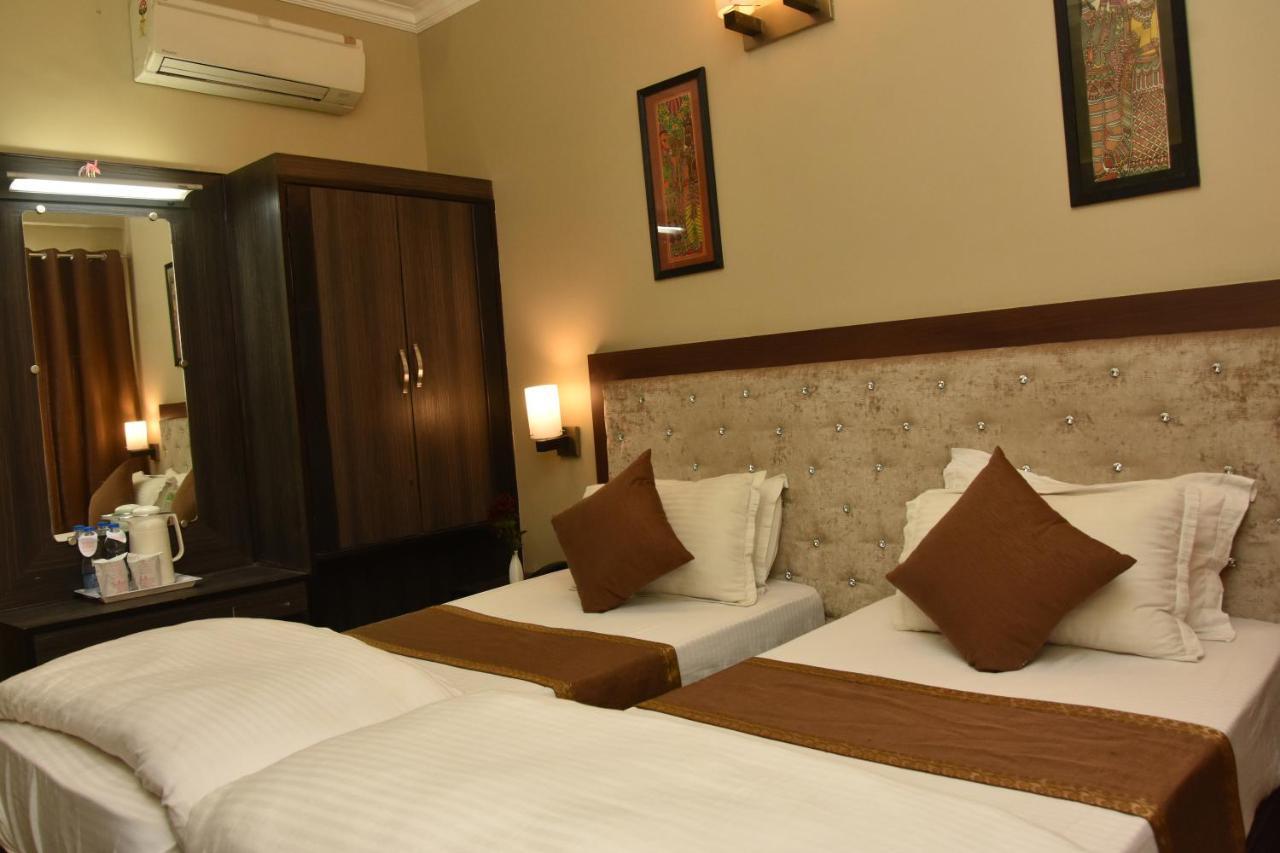 ורנאסי Hotel Vibhav Harsh מראה חיצוני תמונה
