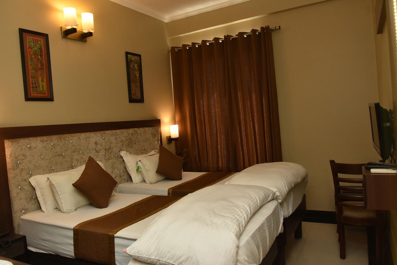 ורנאסי Hotel Vibhav Harsh מראה חיצוני תמונה