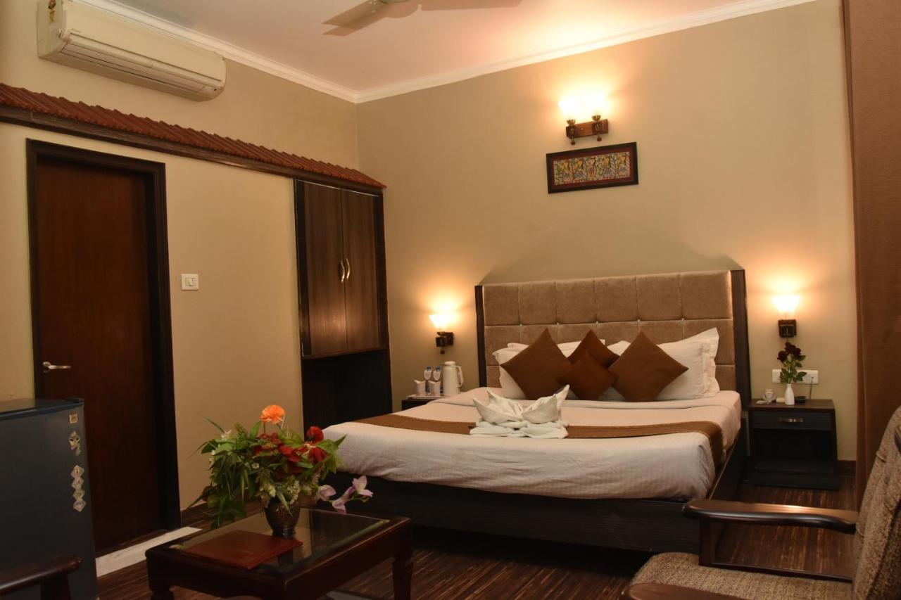 ורנאסי Hotel Vibhav Harsh מראה חיצוני תמונה