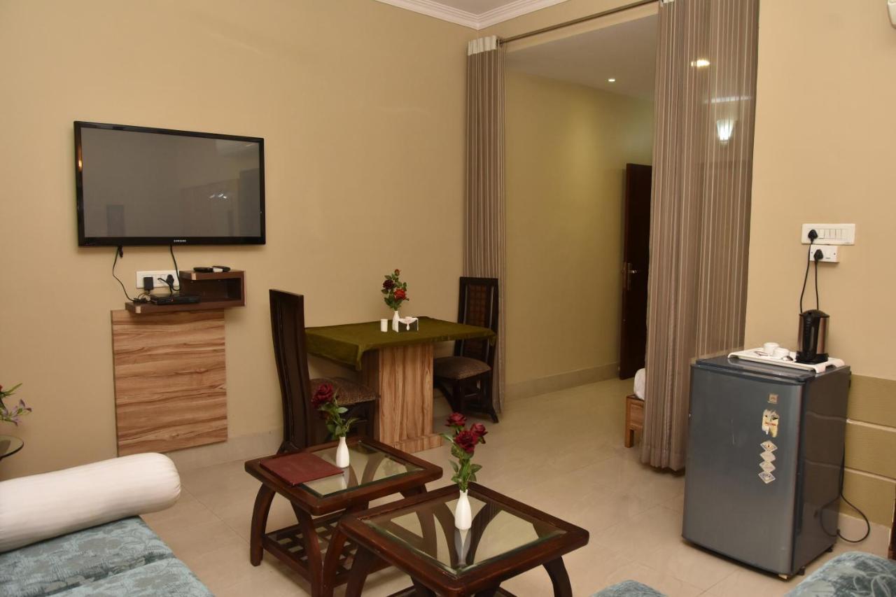 ורנאסי Hotel Vibhav Harsh מראה חיצוני תמונה