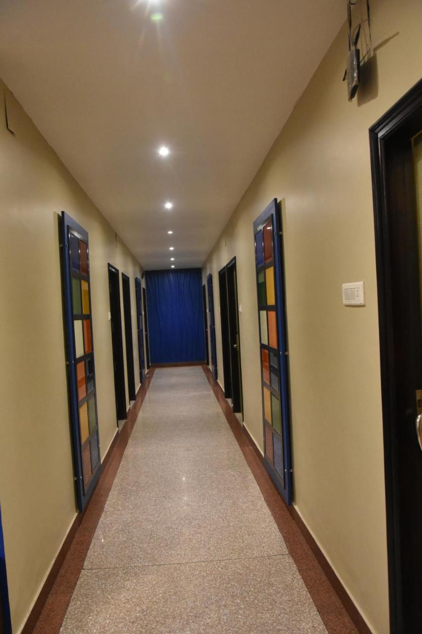 ורנאסי Hotel Vibhav Harsh מראה חיצוני תמונה