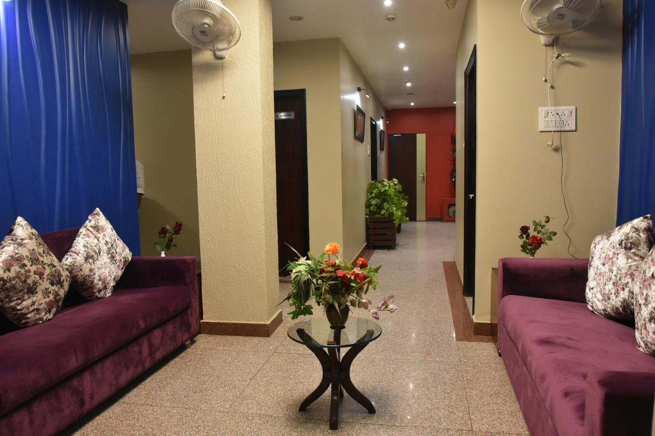 ורנאסי Hotel Vibhav Harsh מראה חיצוני תמונה