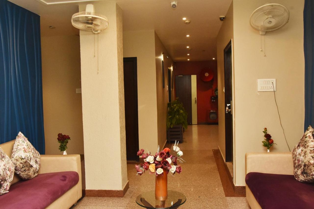ורנאסי Hotel Vibhav Harsh מראה חיצוני תמונה